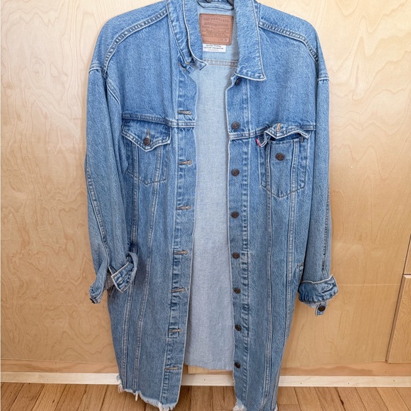 LEVI’s denim jacket - Picture 2 of 3